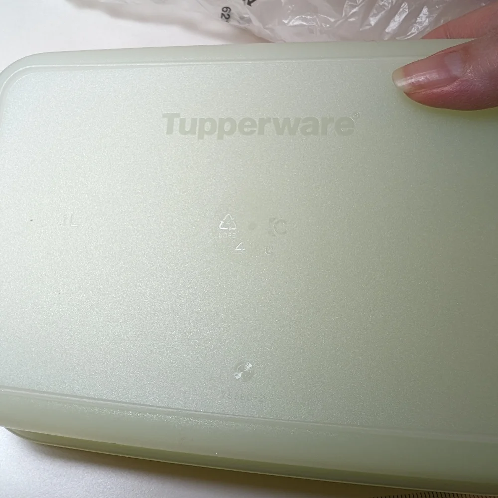 Tupperware Freezer Mates II Medium Plus 4 1/4 C Container, 7869C-2 and 7870B-3